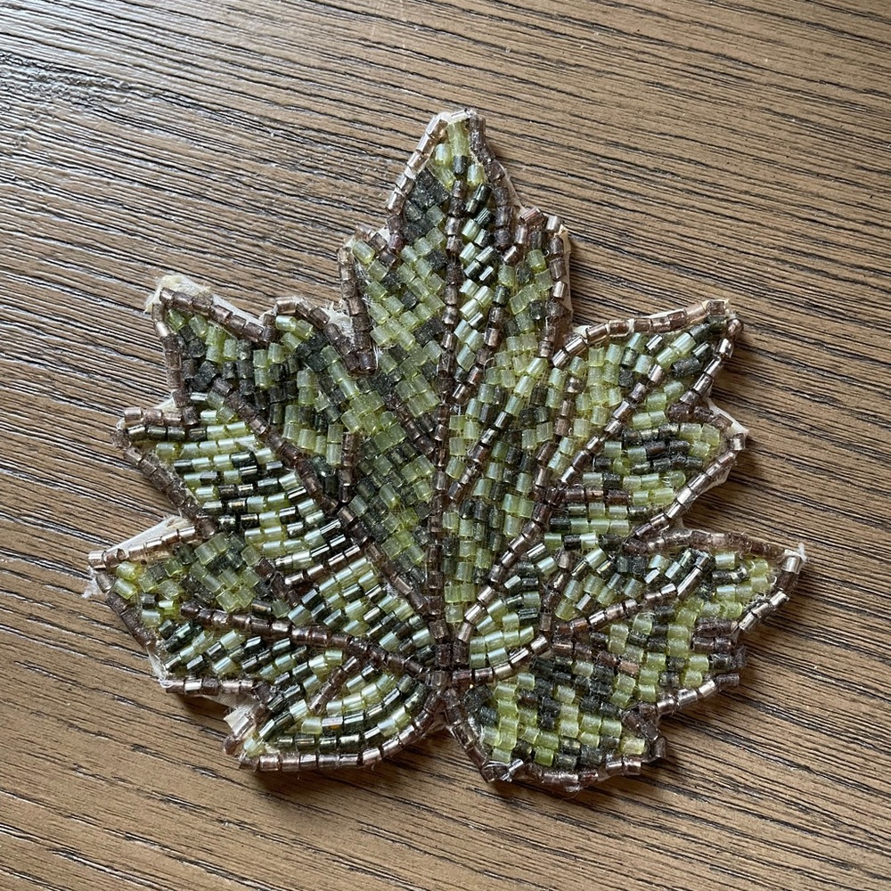 2 Beaded leaf coasters - Picture 2 of 3